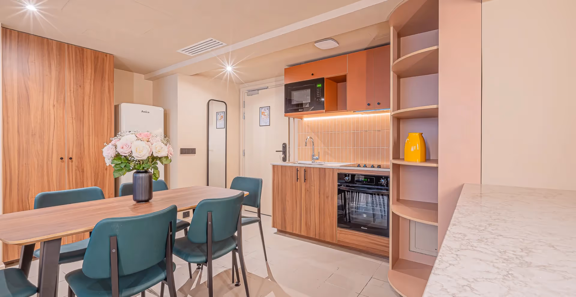 Aparthotel premium chez Yuna Montmartre, appartement meublé haut de gamme à louer pour séjour affaires ou location courte durée.
