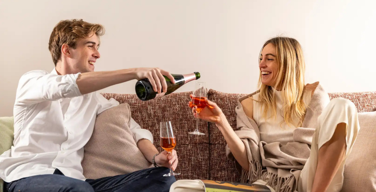 Confort moderne, services inclus, liberté totale. Parfait pour un séjour court ou longue durée.