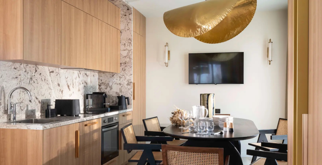 Yuna propose des appart hôtels à Paris, alliant emplacements centraux, services hôteliers et liberté totale. Idéal pour un séjour flexible et autonome.