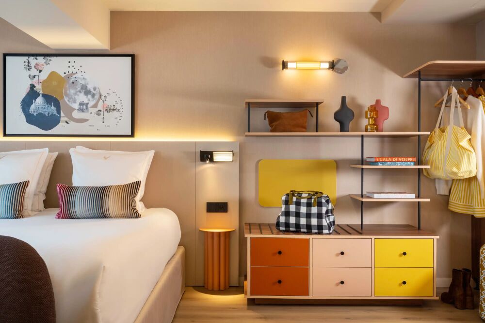 Chambre meublée chez Yuna Montmartre, appartement en location pour séjour affaires ou courte durée en résidence hôtelière.