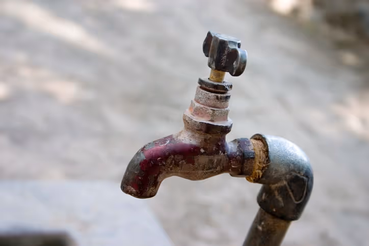 4 Ways Old Plumbing System Can Contaminate Tap Water