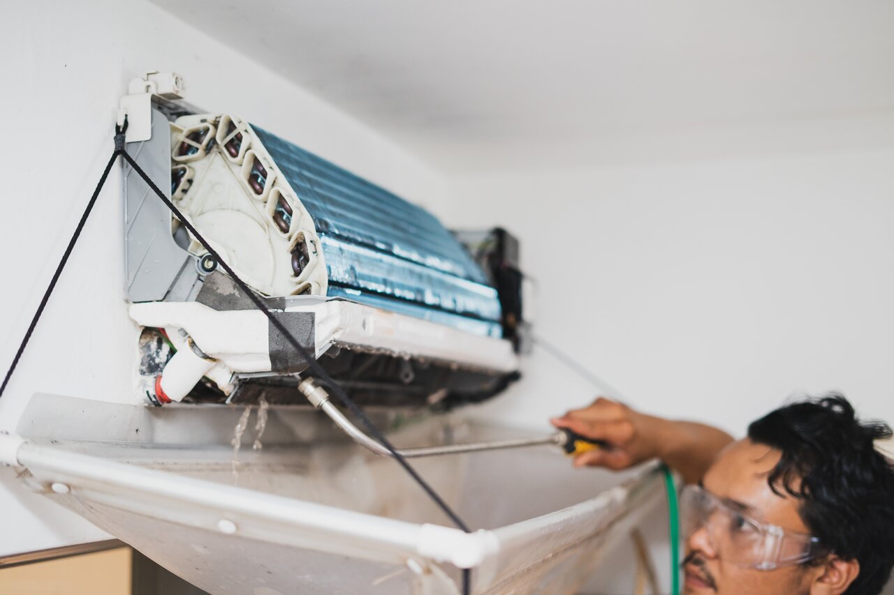 How To Choose Between AC Repair And Installation In Joppa