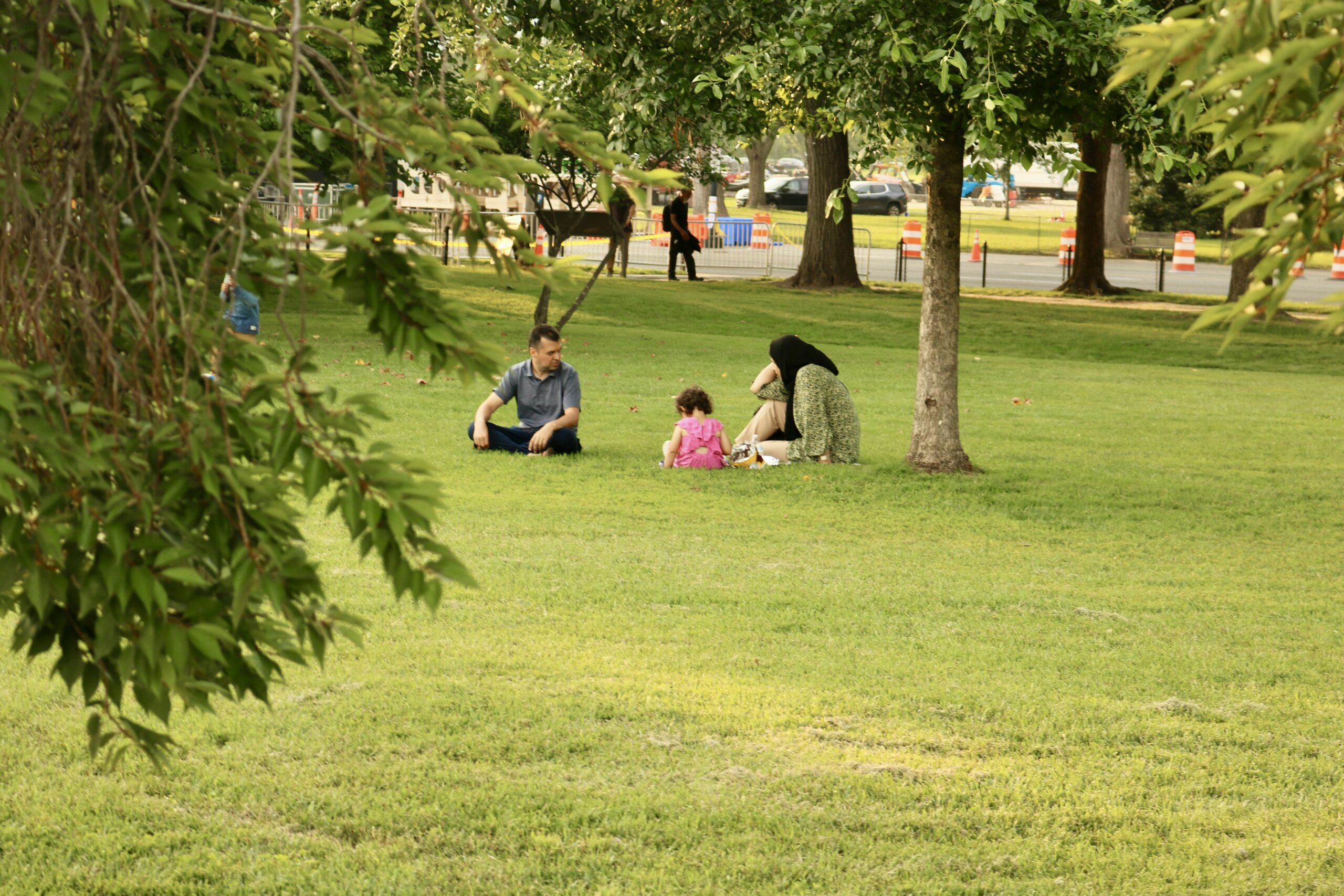 family enjoying an outdoor activity in a park - Forest Hill air quality family enjoying an outdoor activity in a park - Forest Hill air quality