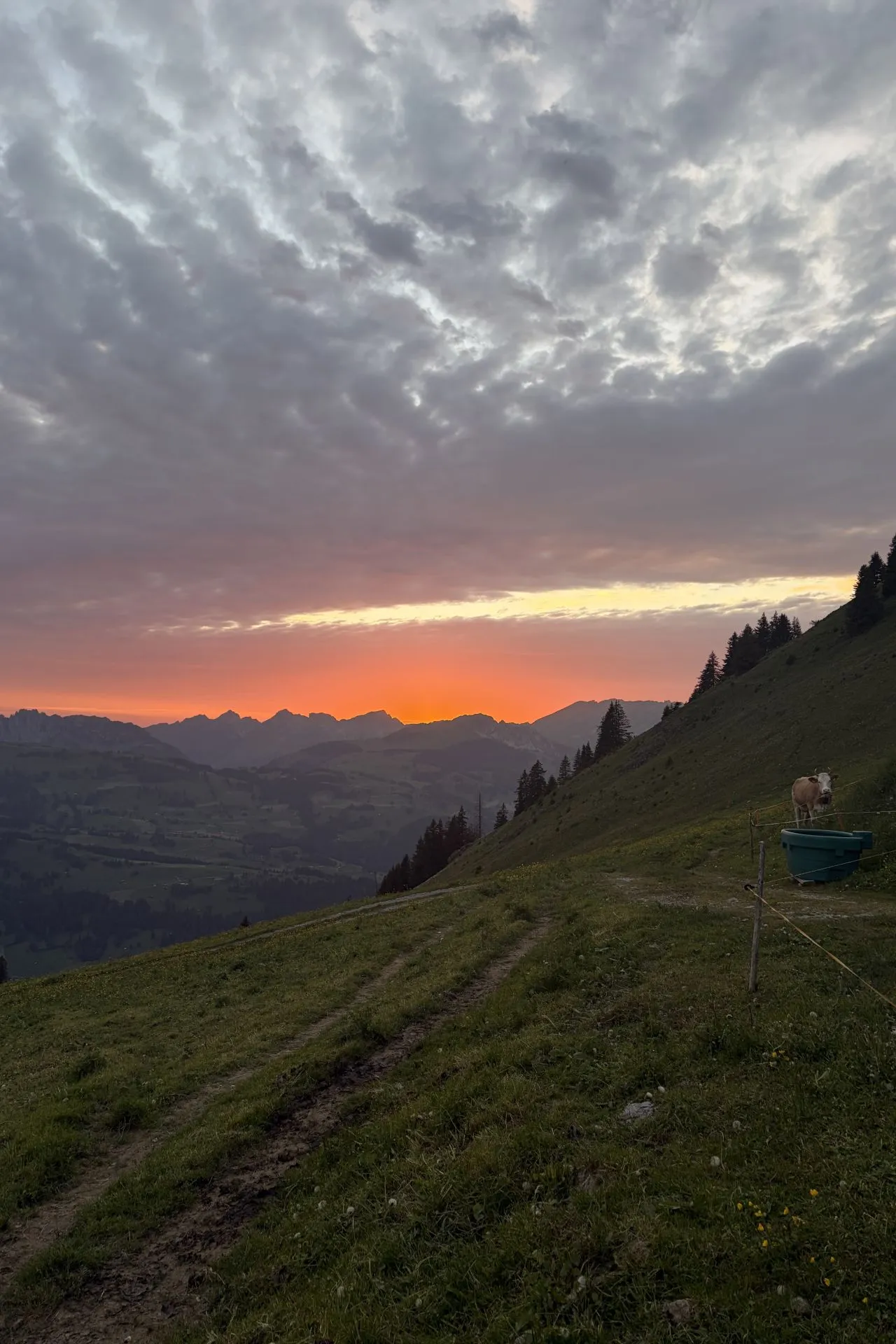 Sonnenuntergang in den Bergen