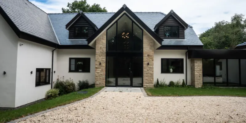 Skyfall Lodge front exterior