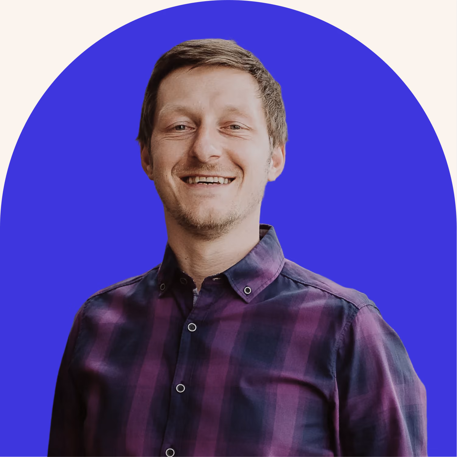 Portrait von Joan Hinterauer aus dem b'steuern-Team