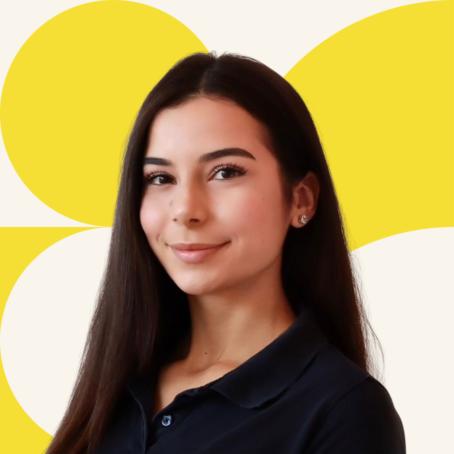 Portrait von Livia Wobeser aus dem b'steuern-Team