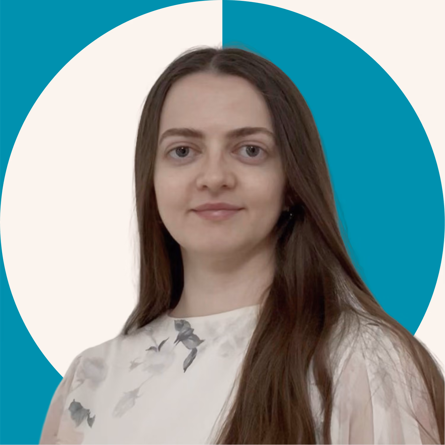 Portrait von Lisa Moskwitina aus dem b'steuern-Team