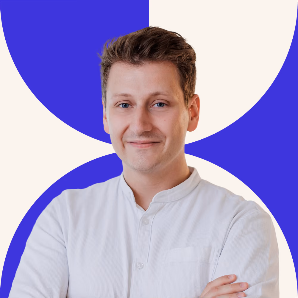 Portrait von Manuel Müllerschön aus dem b'steuern-Team