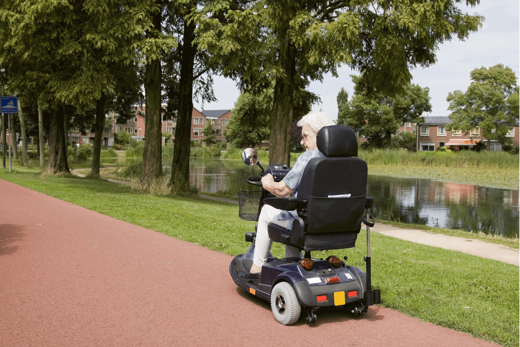 The Pros and Cons of Electric Scooters to Support Senior Mobility