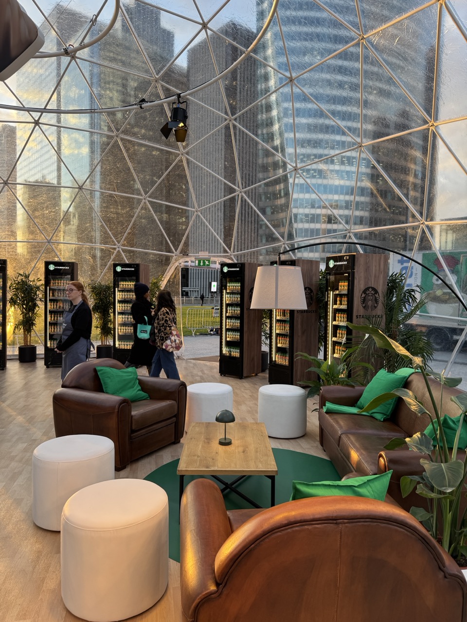 Activation Starbucks – Dôme cristal 11 m, Parvis de La Défense