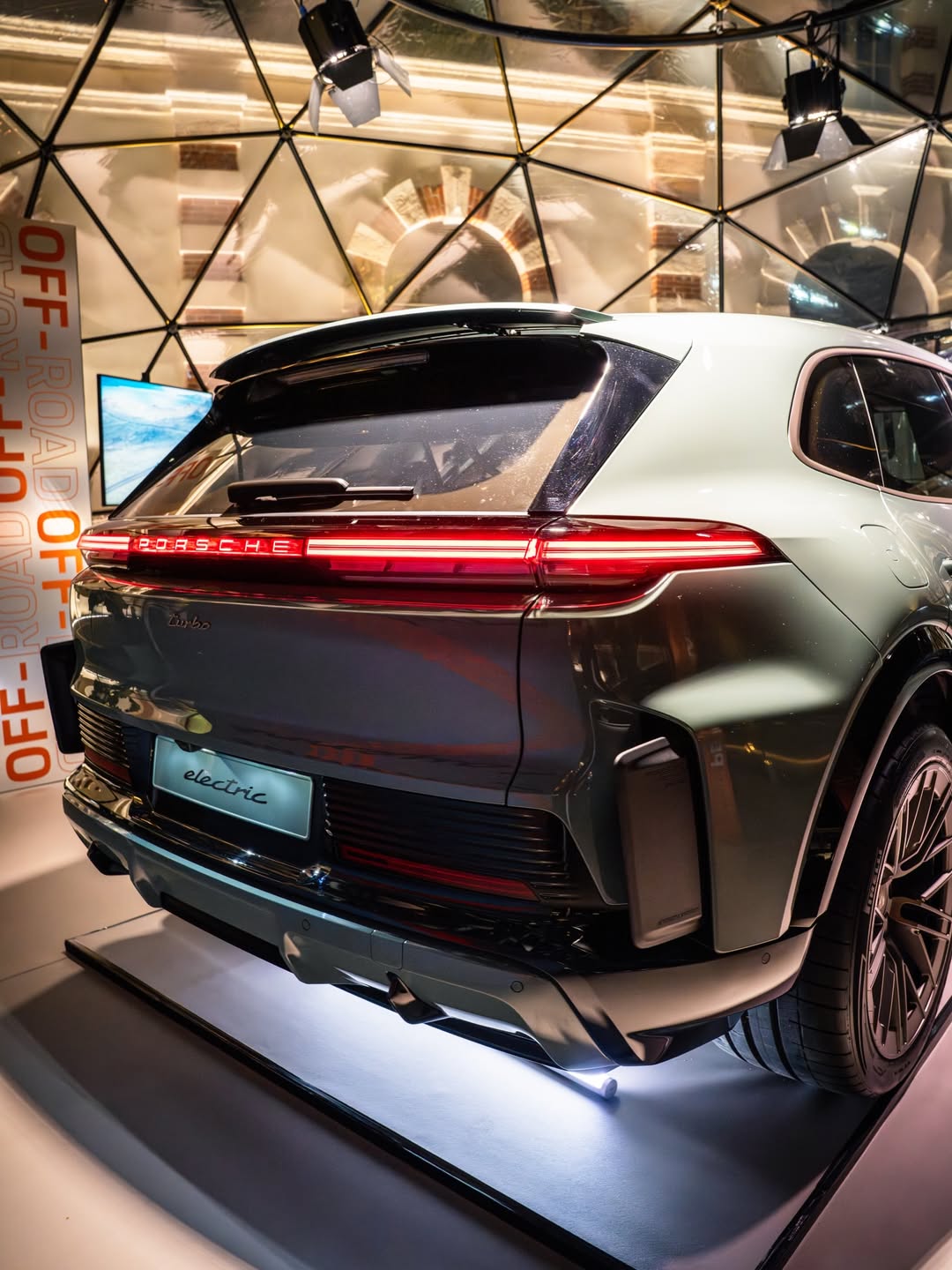 Porsche - Lancement Cayenne