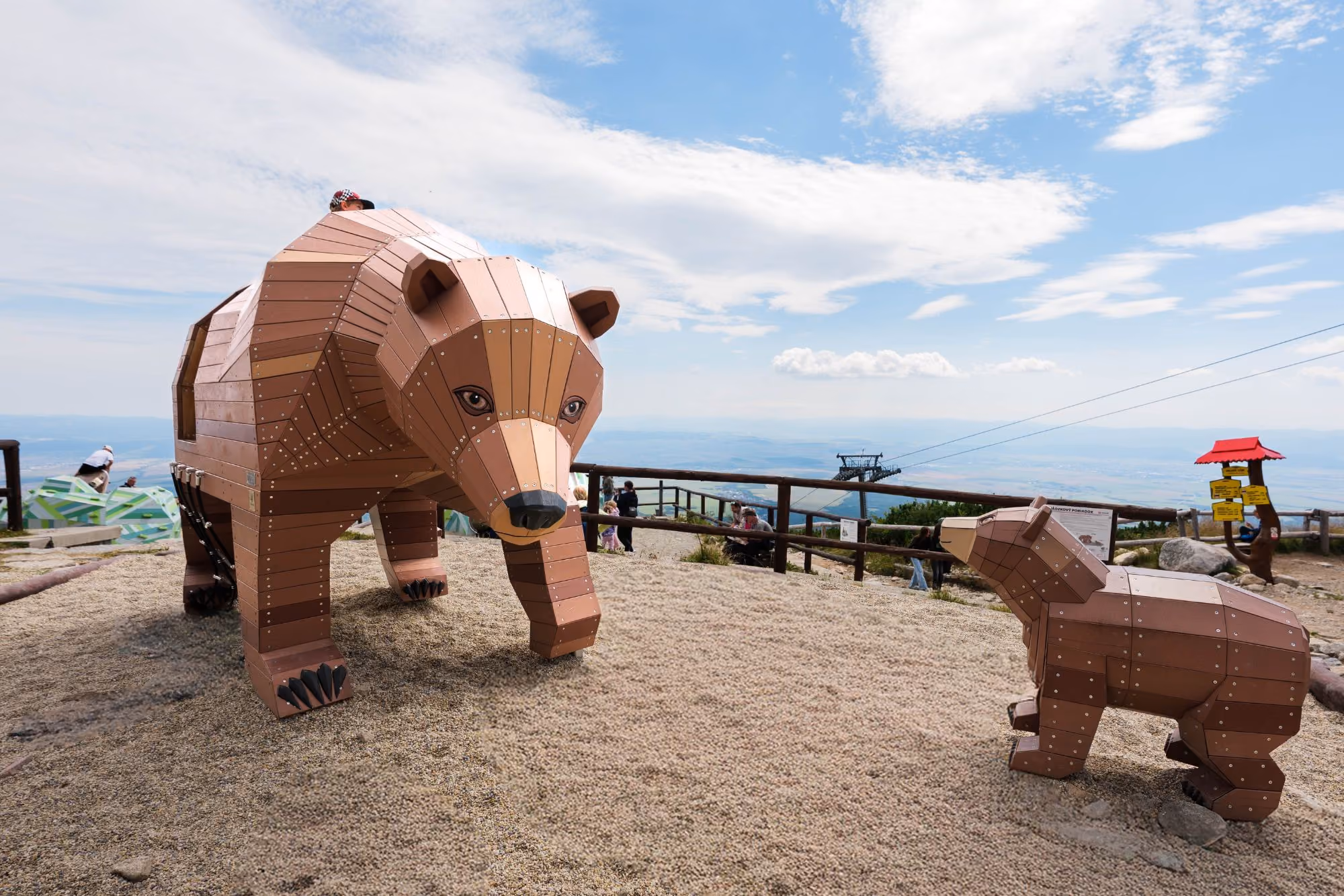 Bear play sculpture