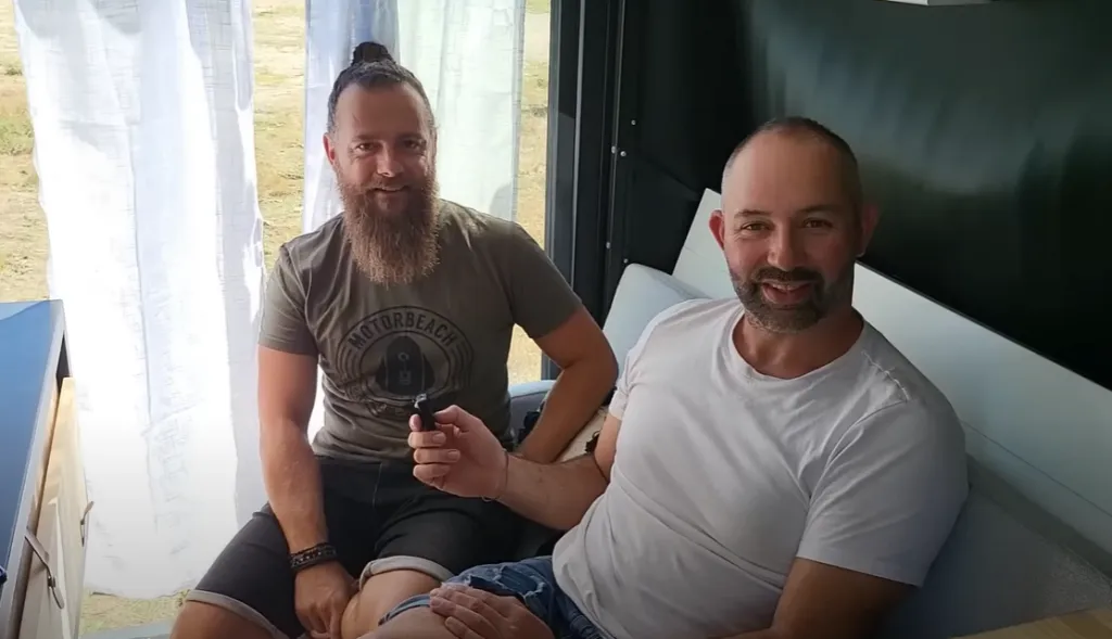 Jordan_e_Ivan_en-el-VanCubic-1024x589-1