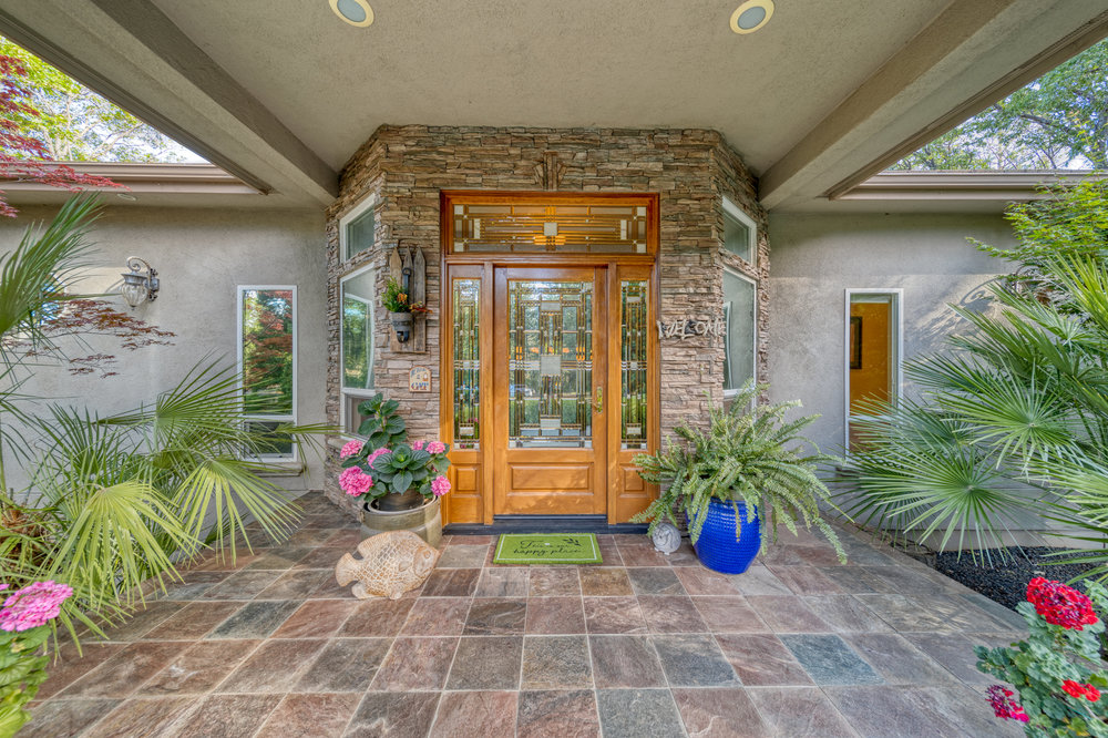 Demo photo of front of house
