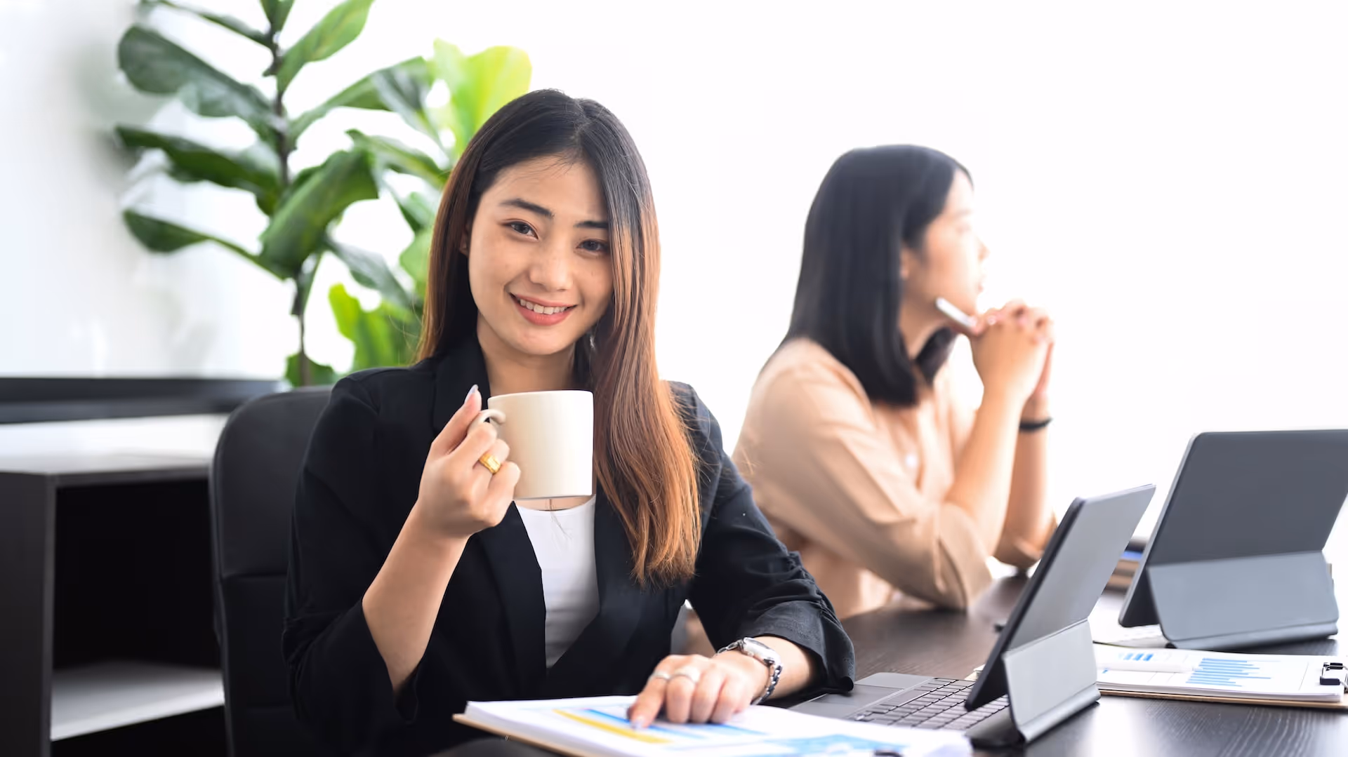 Digital Marketing Agency vs In-House: Costs Compared - Twelverays blog