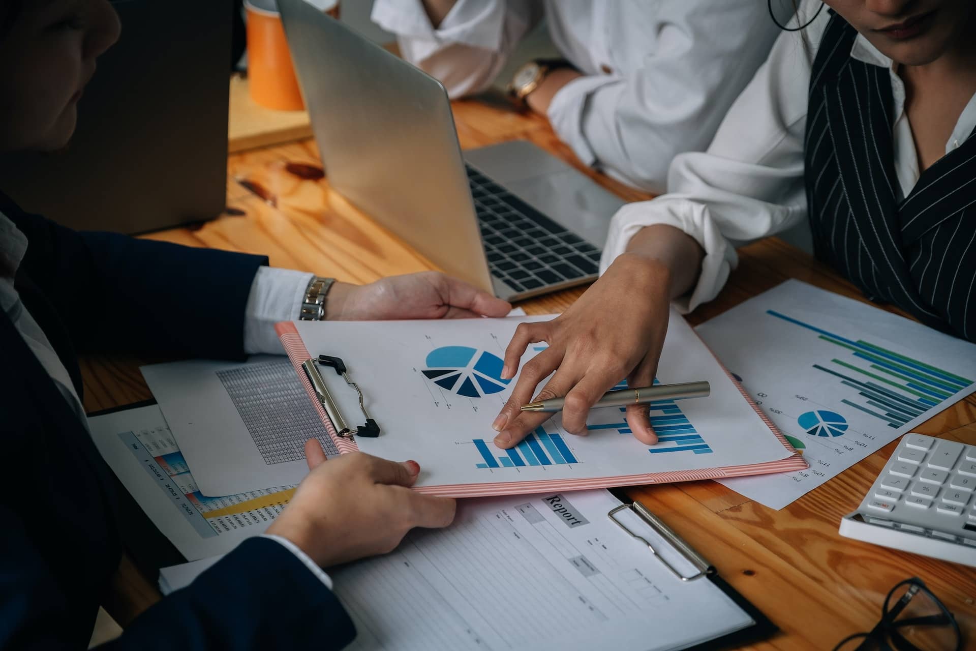 10 CRM Implementation Steps for Company Success - Twelverays blog