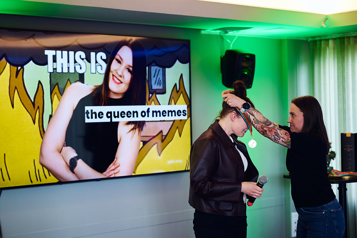Anni Salo receiving the queen of memes award on stage at Haamupalooza