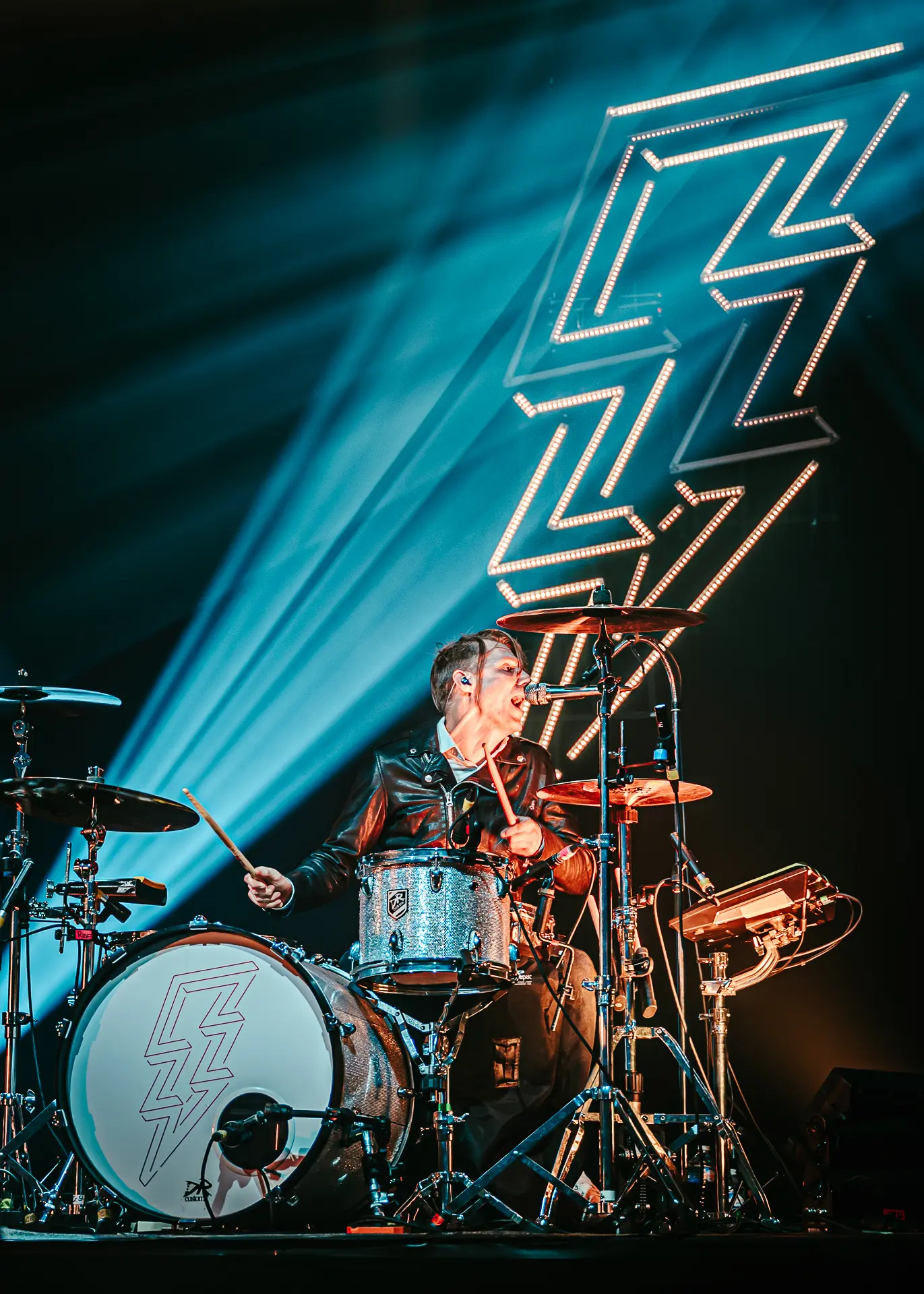 Photo Live - Per Andreasson - Royal Republic - L'Olympia Paris 2023