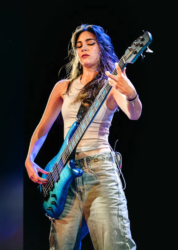 Photo Live  - Alejandra Villarreal - The Warning - L'Alhambra Paris 2024