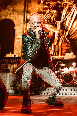 Photo Live de Bruce Dickinson du groupe Iron Maiden