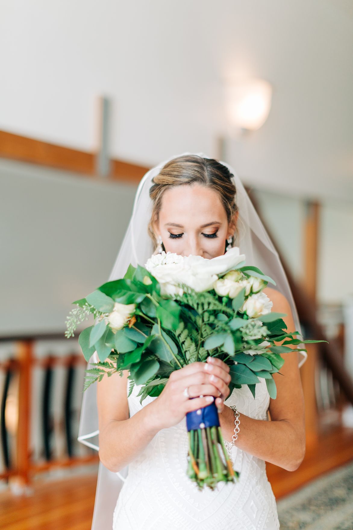 wedding bride picture with flowers