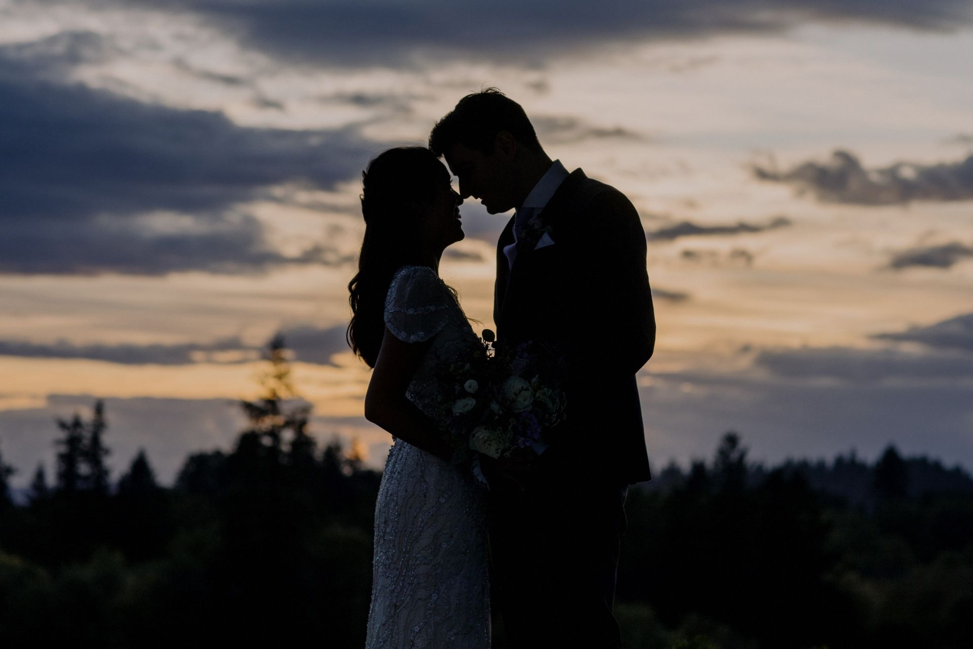 bride and groom sunset photo