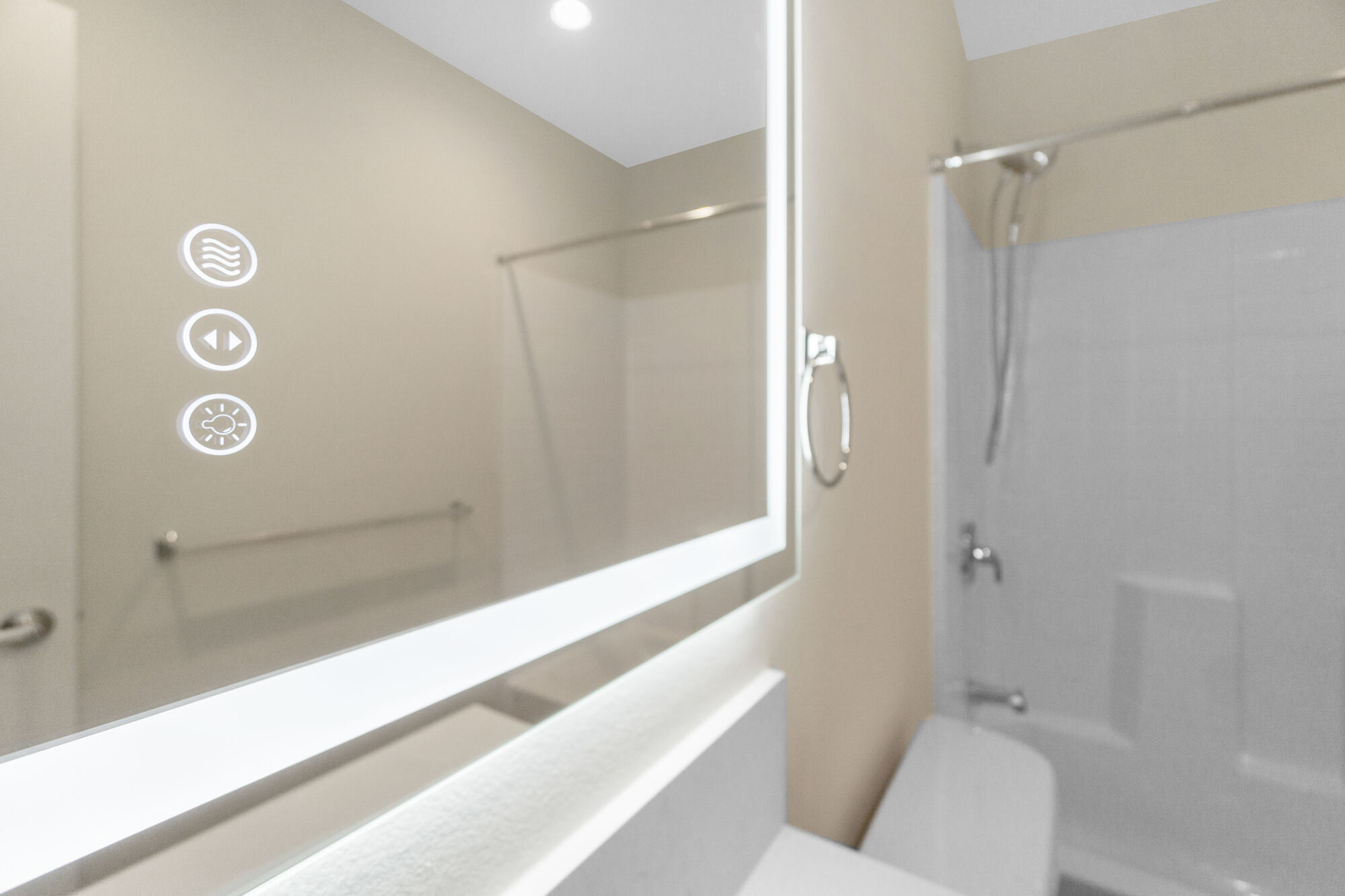 Alante Apartments, Los Angeles, California: multifamily renovation by Apex Contracting