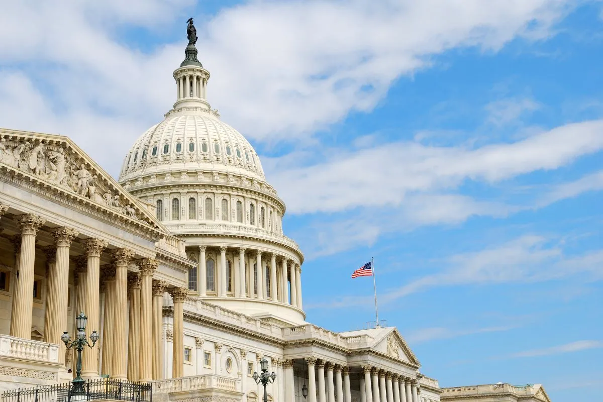 U.S. Capitol building representing federal DOJ and DHS guidance on I-9 software compliance, digital form requirements, audit risk, and electronic I-9 storage.