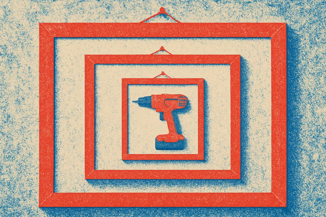 Illustration eines roten Akkuschraubers in einem stilisierten Retro-Look, eingerahmt von drei ineinander hängenden, roten Bilderrahmen auf körnigem, blau-beigem Hintergrund – Konzeptbild für Handwerk, Werkzeug oder kreative Ideen mit Vintage-Ästhetik.
