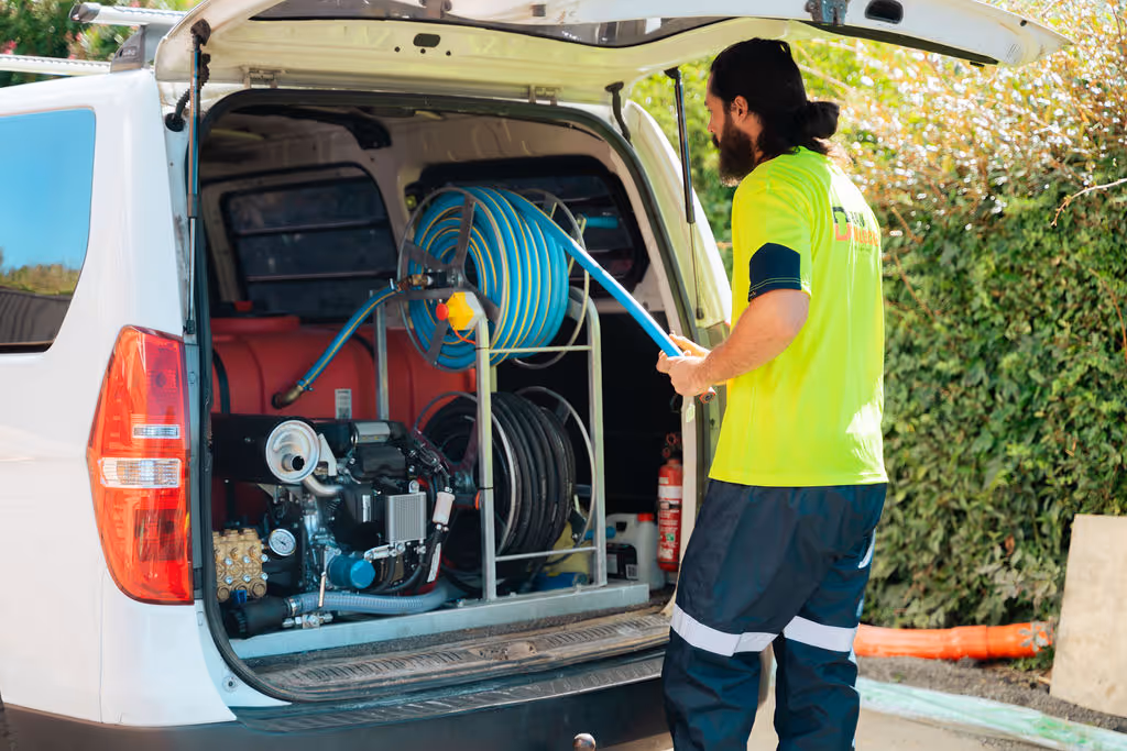 drain unblocking van with hydro jetting equipment