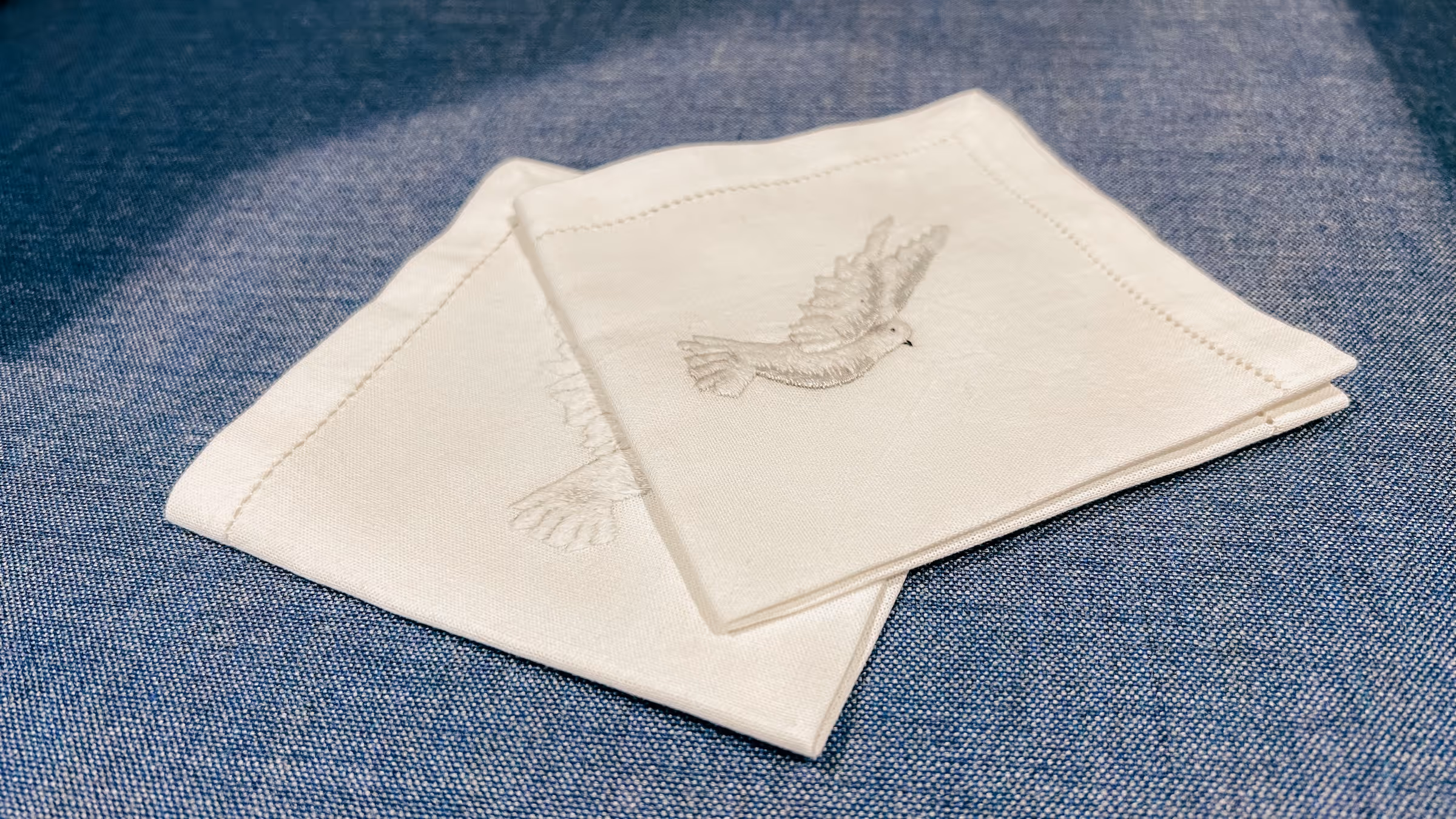 Dåpsklut fra Madagaskar til salgs i nettbutikken til NMS - foto: Kristian Mjølsnes