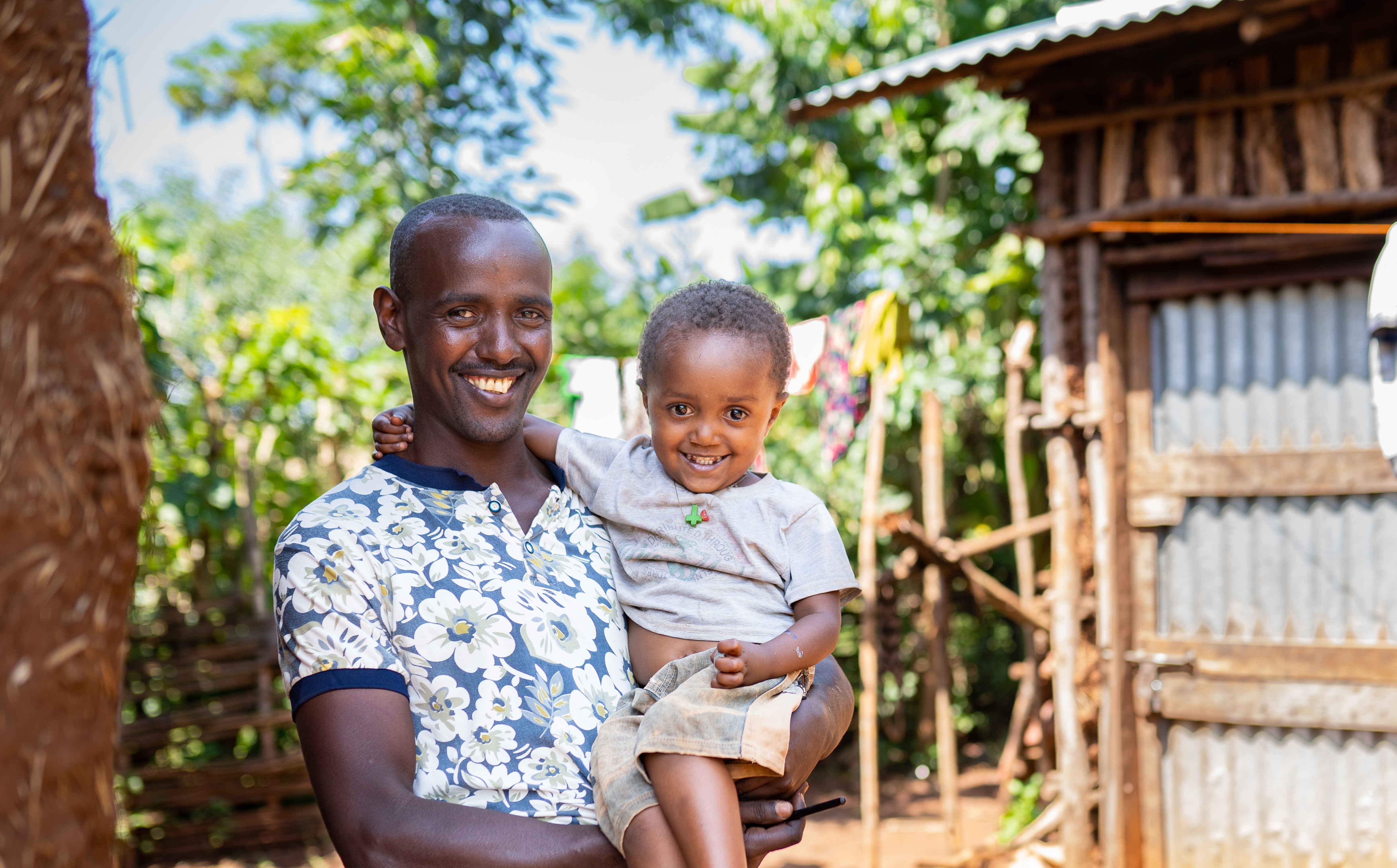 Far og barn i Etiopia