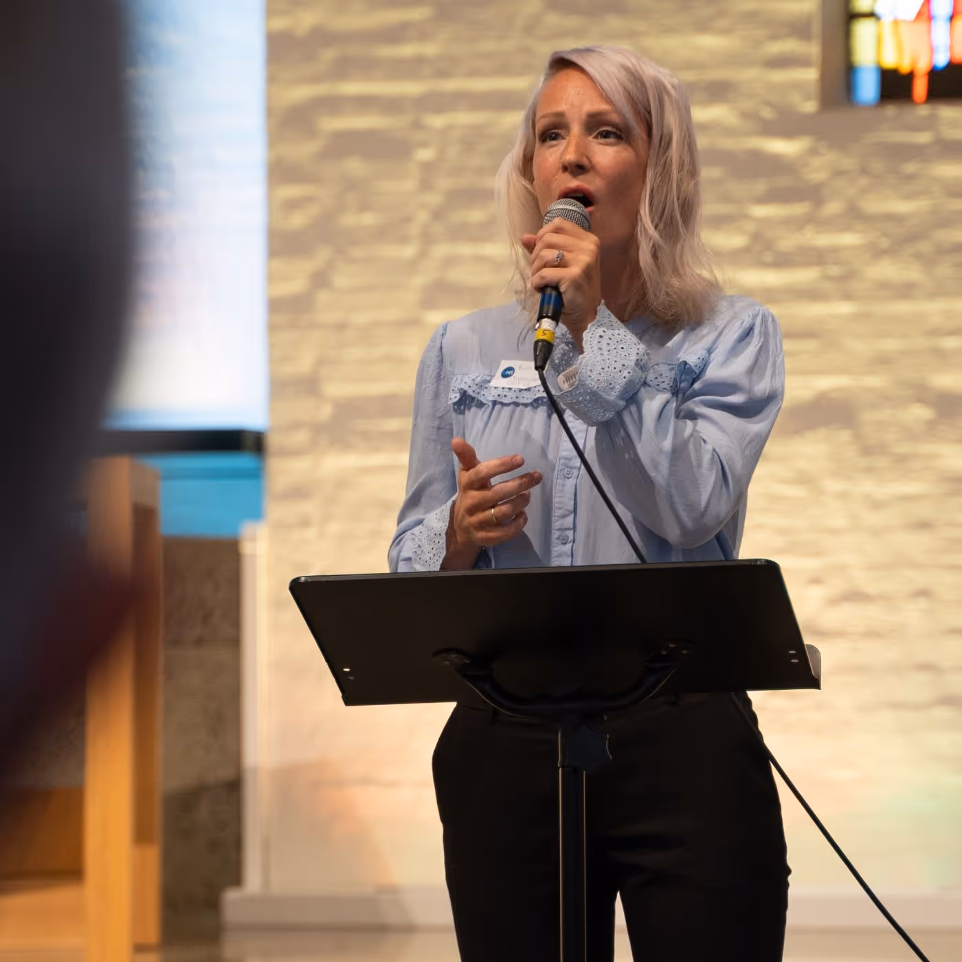 Bildet viser Ruth Marie Salte Kayes som taler eller formidler