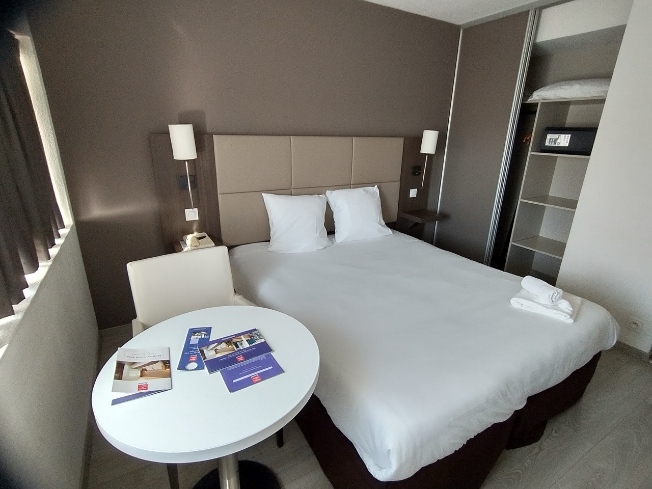 Les estudines- Grande Arche - Courbevoie - chambre LMNP SERENITE.jpeg