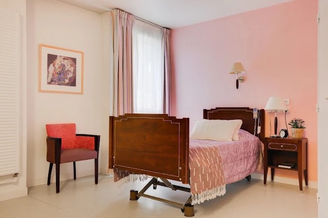 DOMUSVI - EHPAD Résidence Médicis - Viry-Chatillon - chambre.jpeg