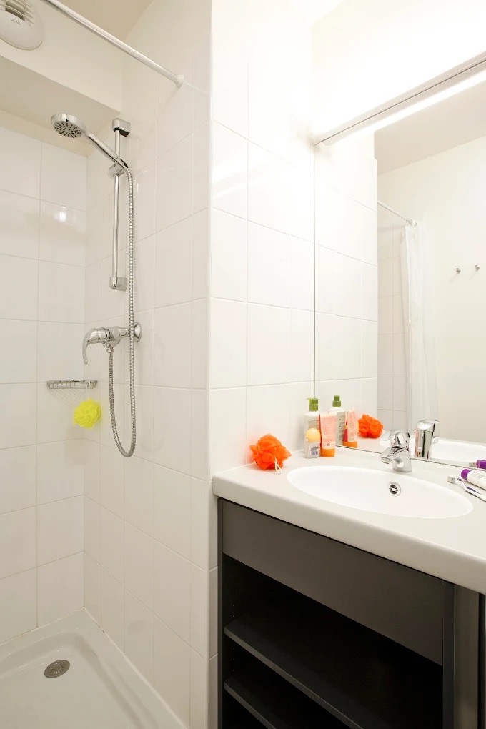 Les Estudines - Lille Pasteur - Lille - salle de bain - LMNP SERENITE .jpeg