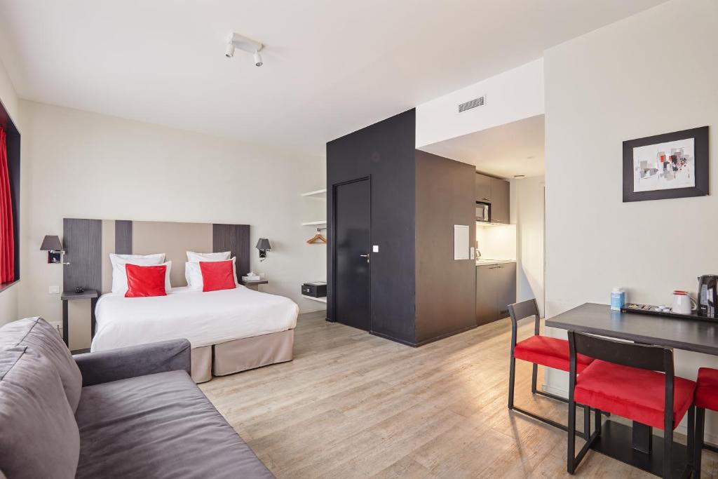 chambre vue entiere .jpg
