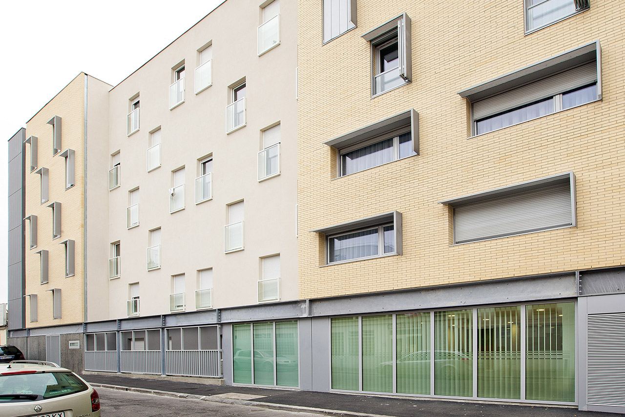 Façade de la résidence Les Estudines Montreuil Arago