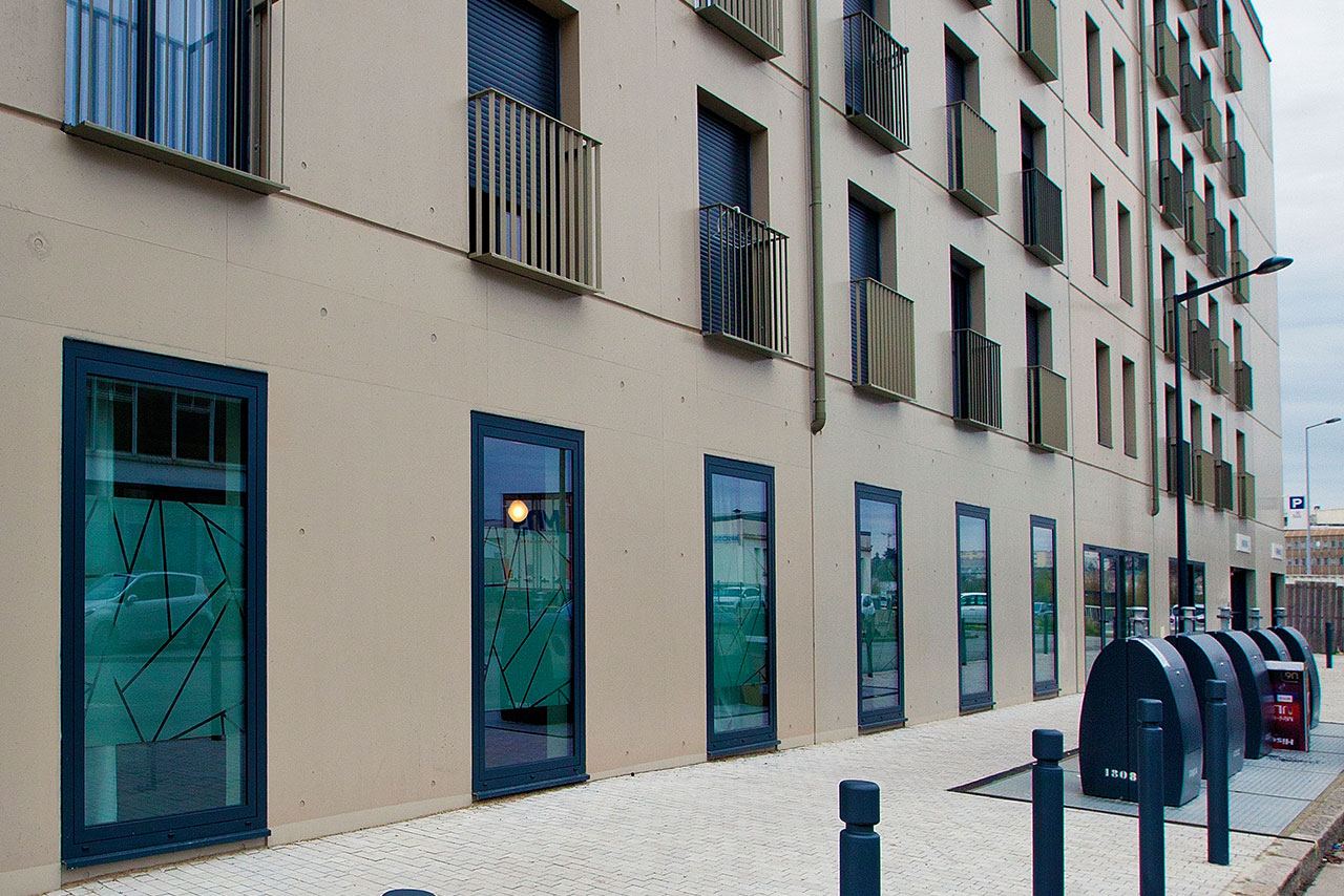 Façade de la résidence Les Estudines Angers Saint-Serge