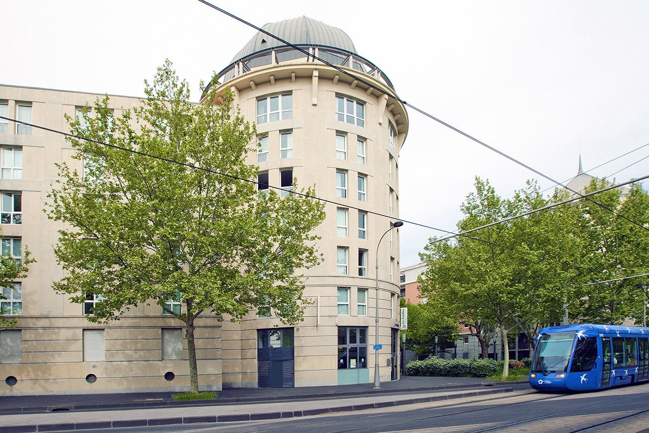 Façade de la résidence Les Estudines Montpellier La Coupole du Port
