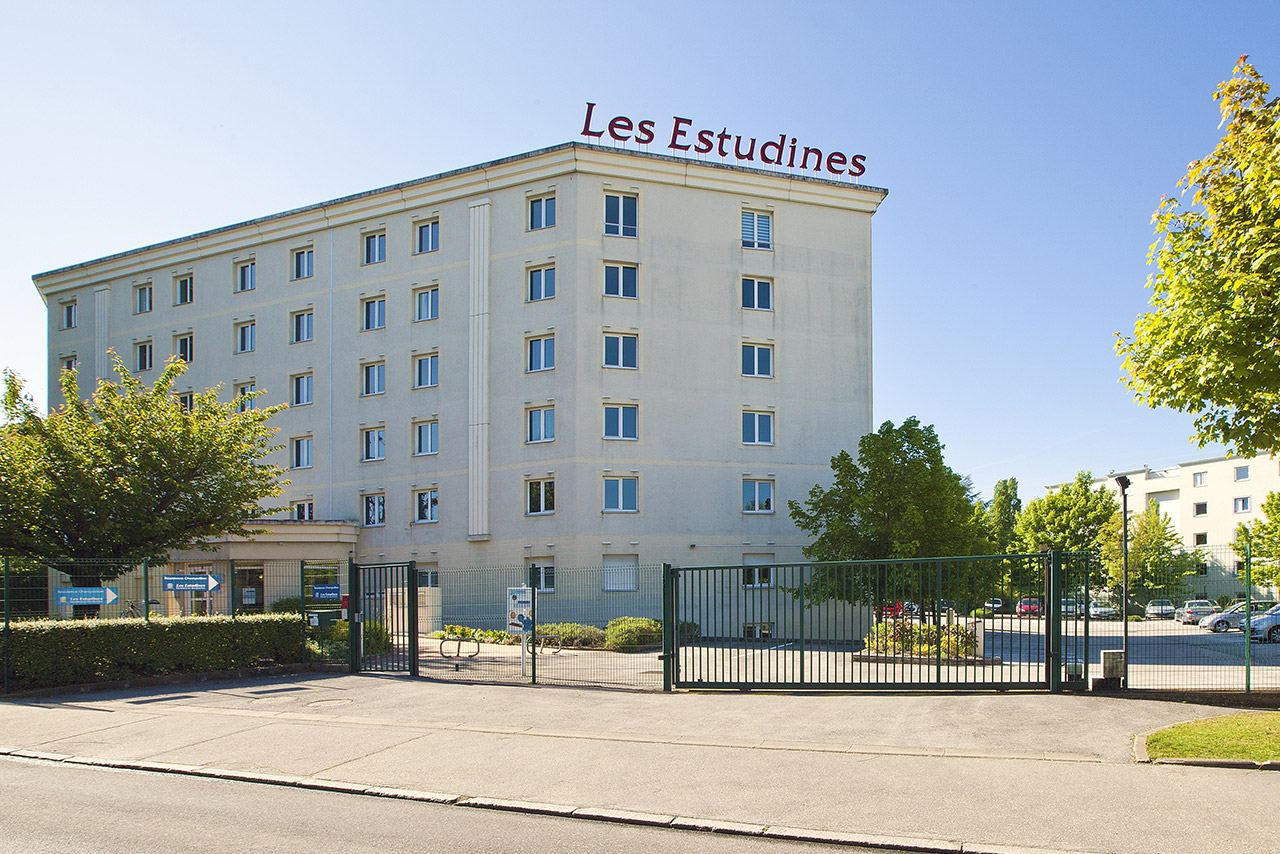 Façade de la résidence Les Estudines Dijon Champollion