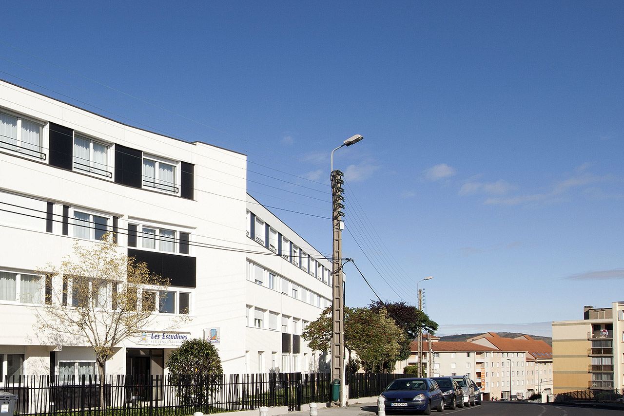 Façade de la résidence Les Estudines Clermont Les Cezeaux