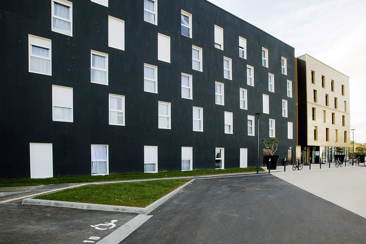 Façade de la résidence Les Estudines Caen Colbert