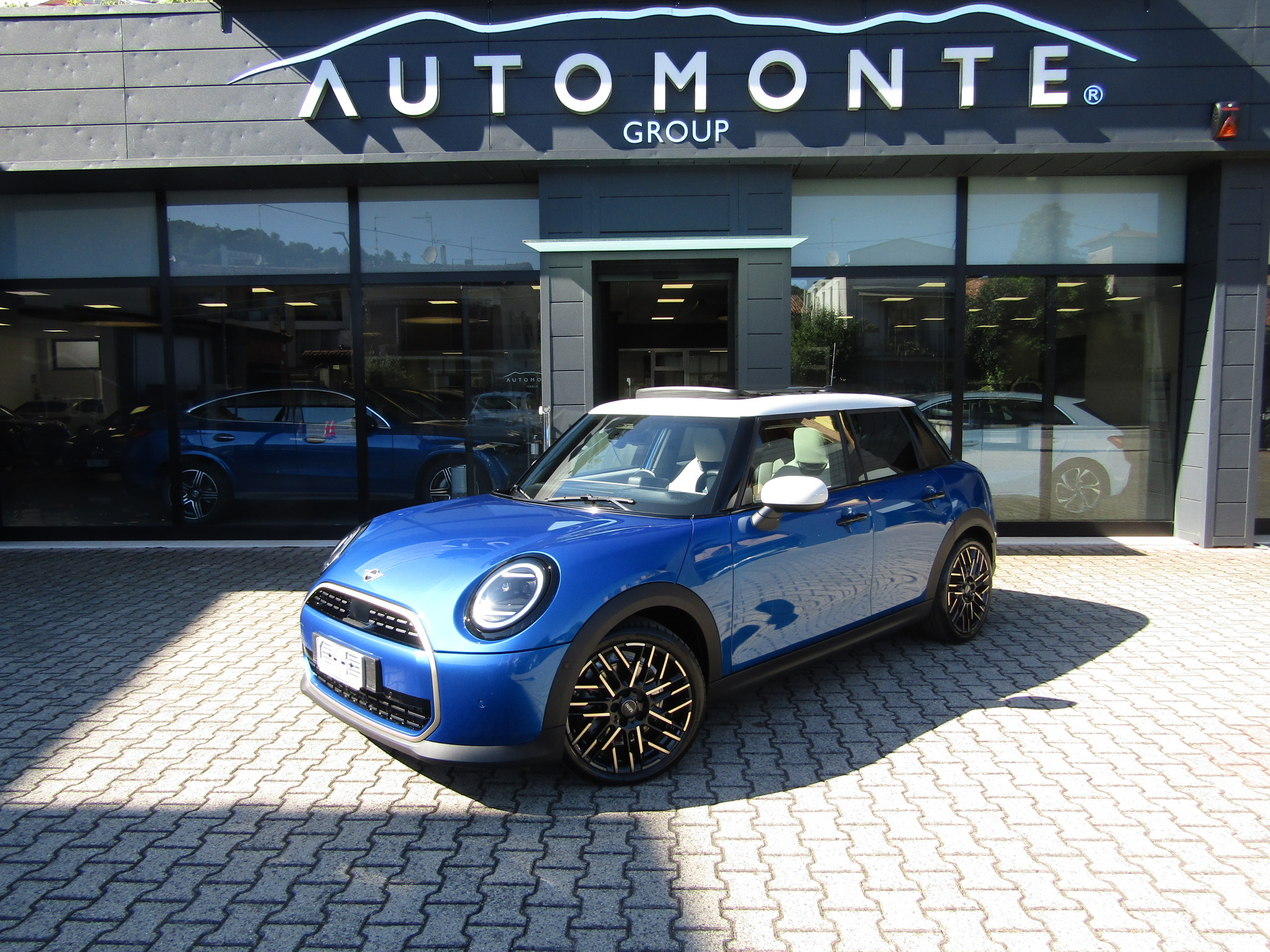 MINI Cooper 5p 1.5 CLASSIC AUTO,TETTO,HUD,CERCHI 18,FARI LED