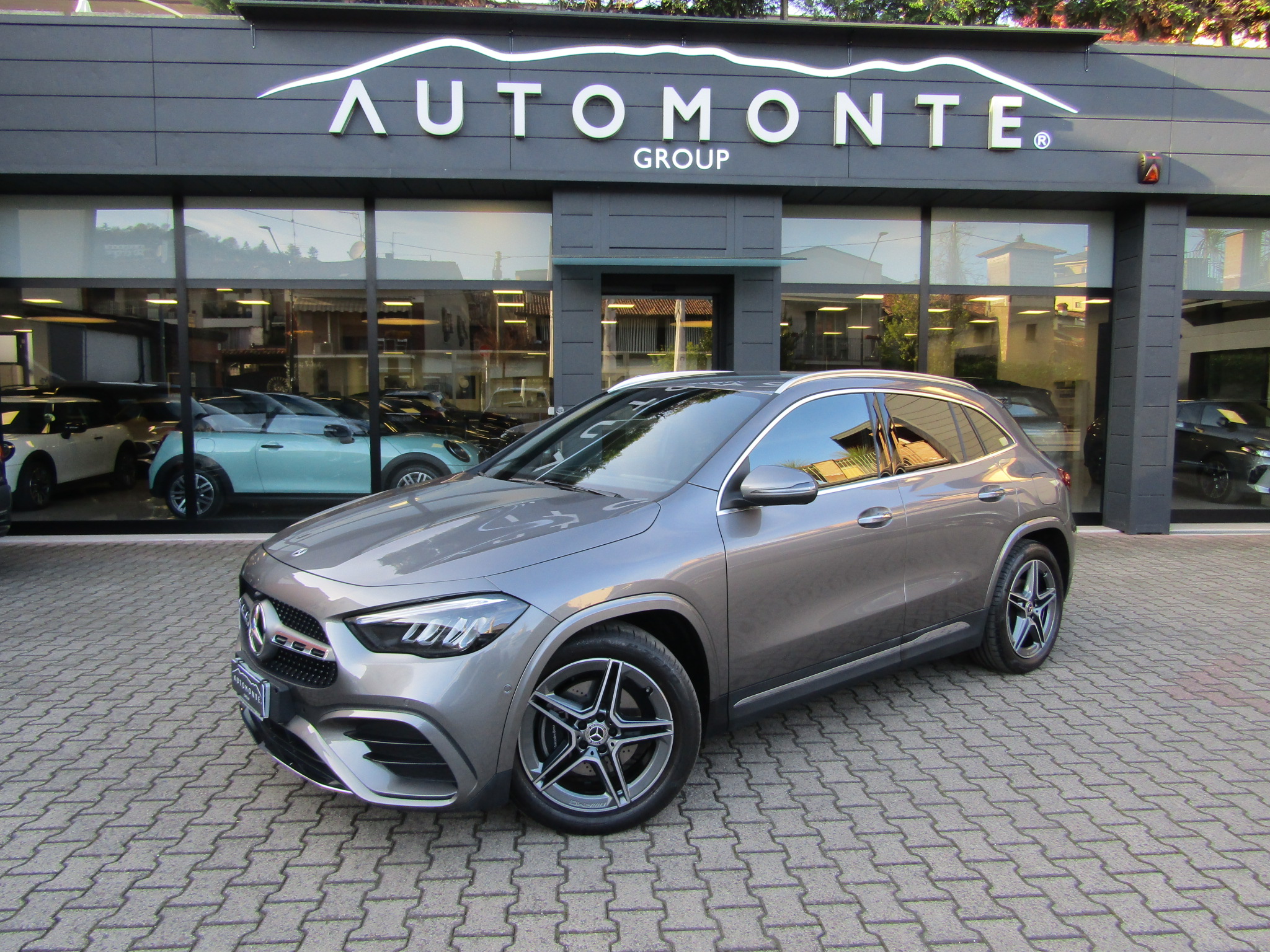 Mercedes-Benz GLA 200 AMG LINE,CERCHI 19,GANCIO TRAINO,LUCI AMBIENTE