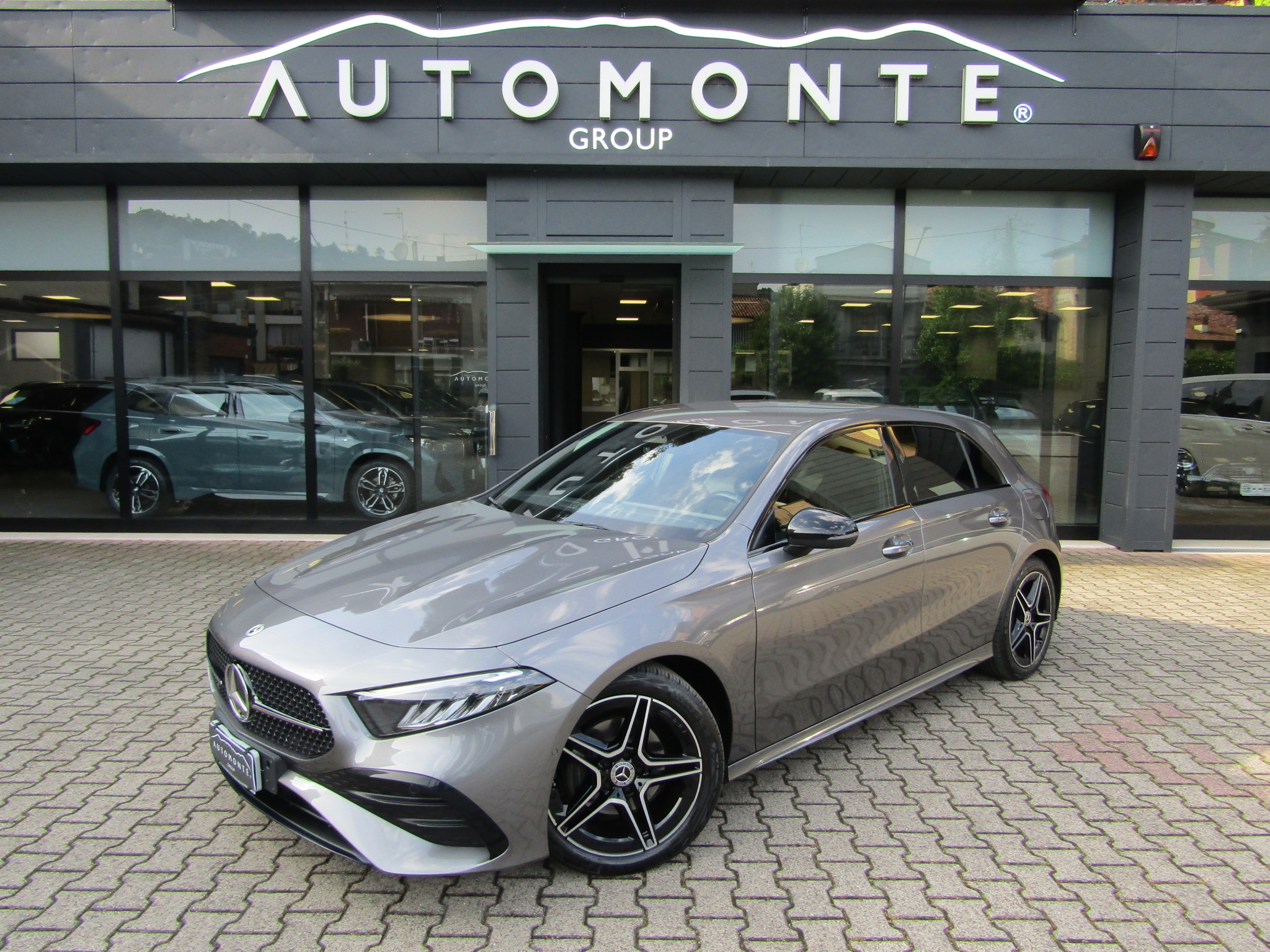 Mercedes-Benz A 180 d AMG LINE PREMIUM,PACCHETTO NIGHT,NEOPATENTATI