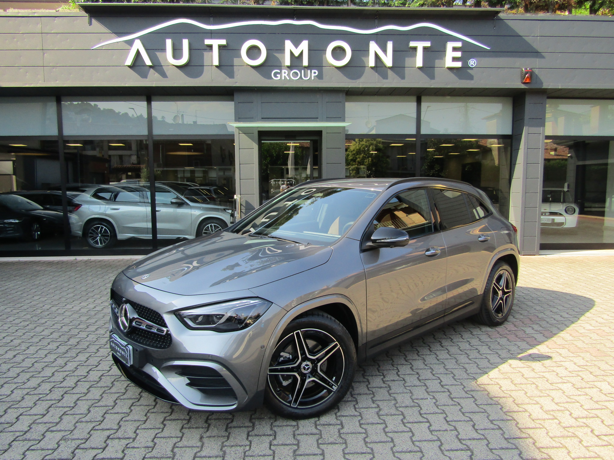 Mercedes-Benz GLA 200 d PREMIUM AMG LINE AUTO,CAMERA 360,GANCIO DI TRAINO, FARI LED MULTIBEAM,CERCHI DA 19''