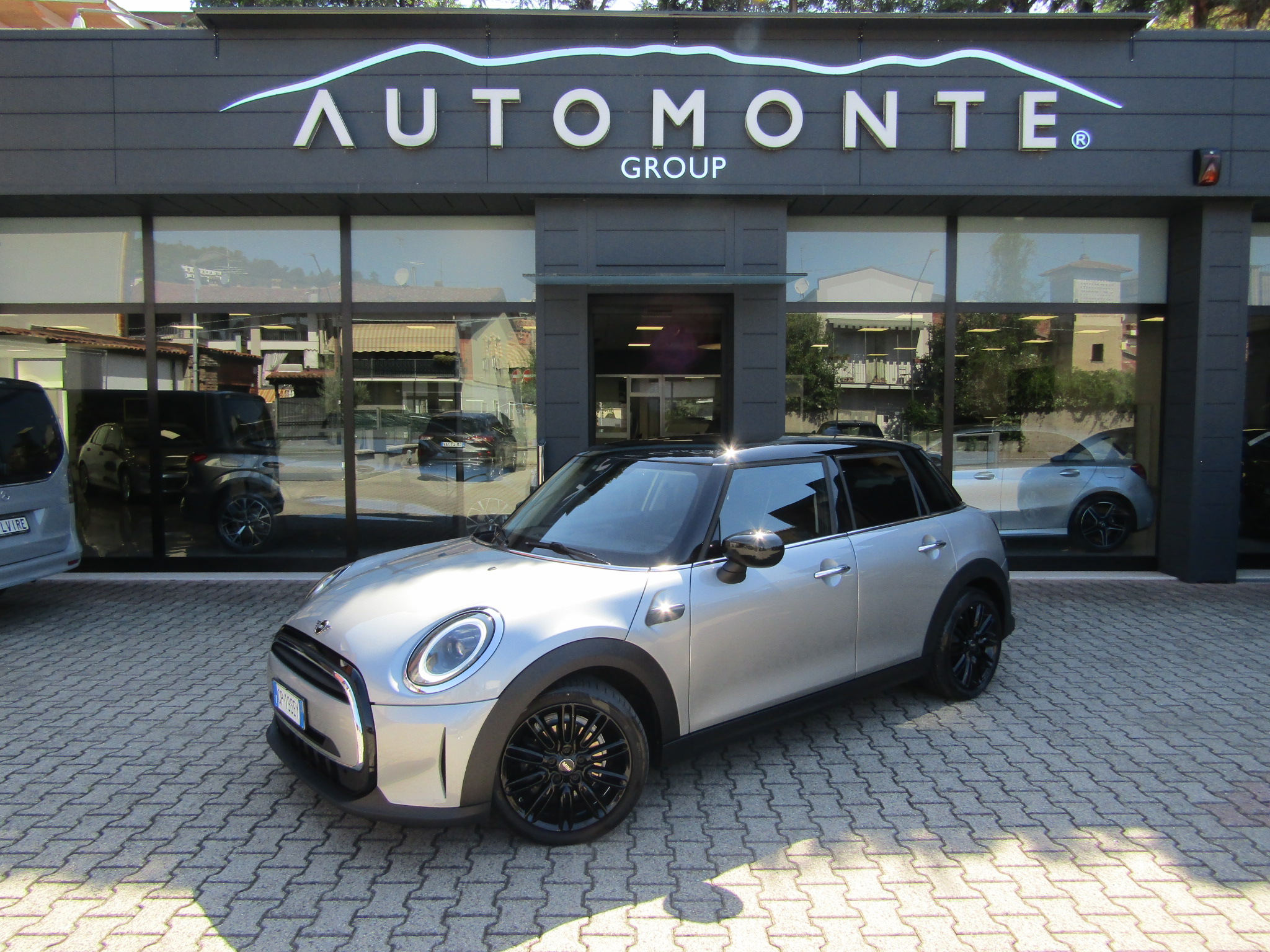 MINI Cooper CLASSIC 5 PORTE 1.5 BENZ. 136 CV, FARI LED, LUCI AMBIENTE