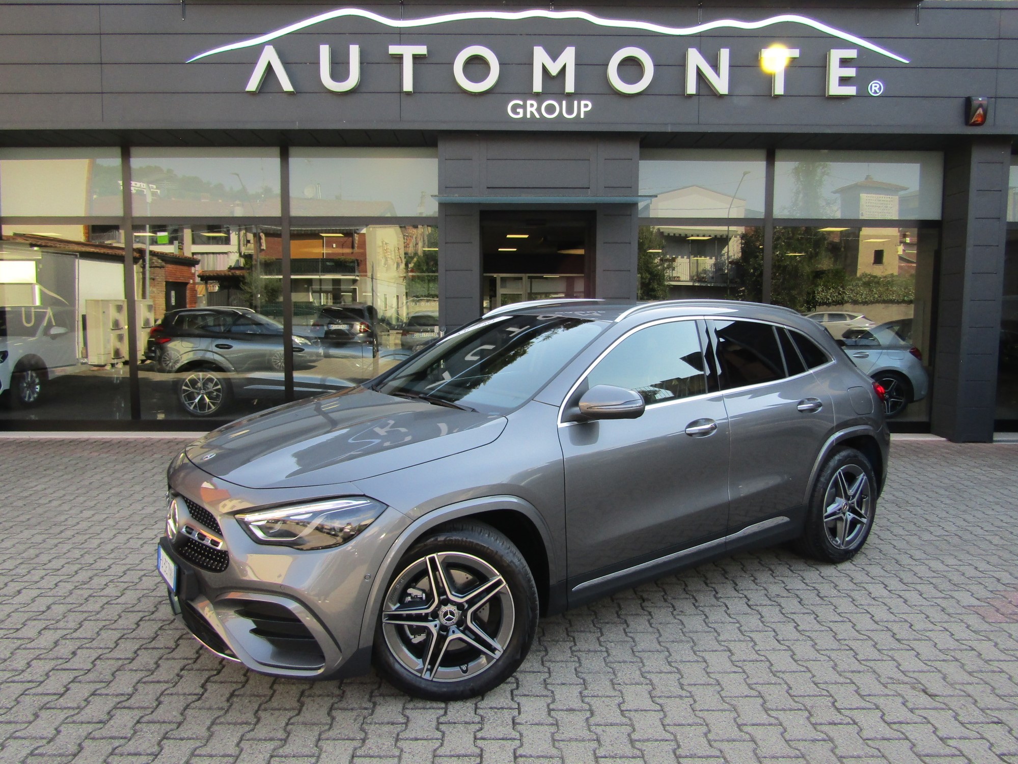 Mercedes-Benz GLA 200 d AMG LINE AUTO KM 0,FARI LED MULTIBEAM, CERCHI AMG 19'',LUCI AMBIENTE
